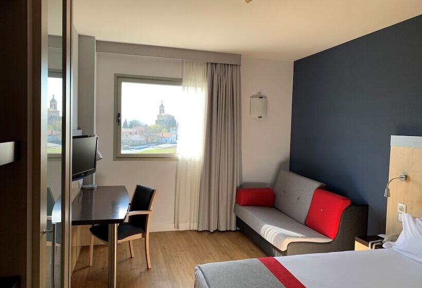 فندق Holiday Inn Express Vitoria, An Ihg