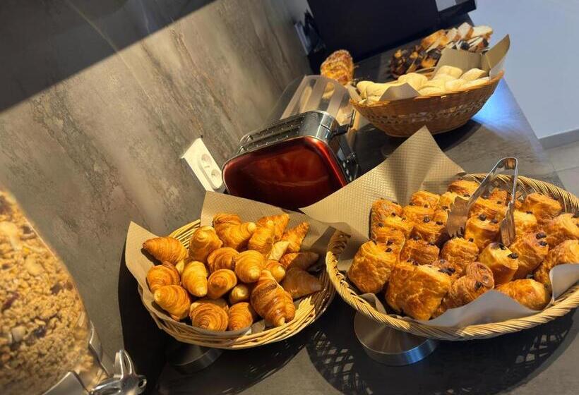 ホテル L Escale D Alès