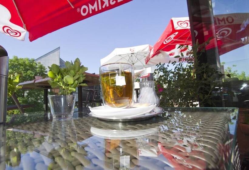 فندق Lava Inn   24 H Check In   Nähe Lkh, Landeskrankenhaus, Feldbach