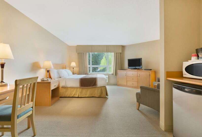 בית מלון כפרי Ramada By Wyndham Nanaimo