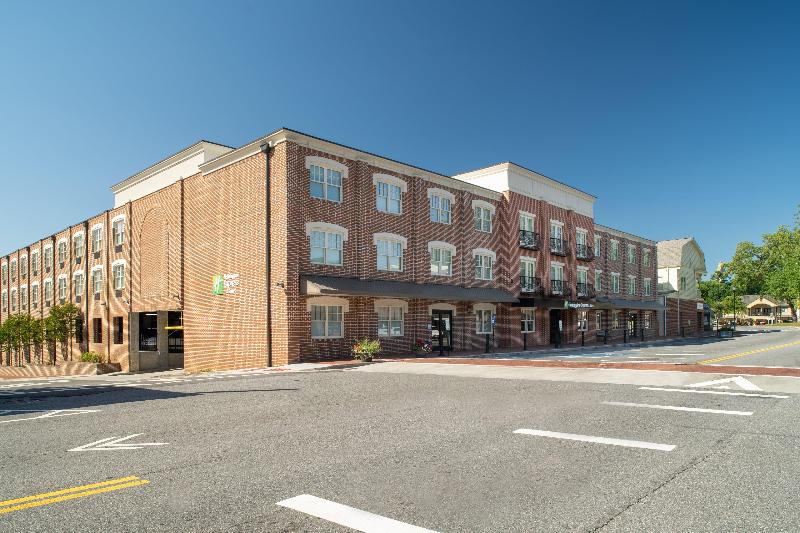 فندق Holiday Inn Express & Suites   Dahlonega   University Area, An Ihg