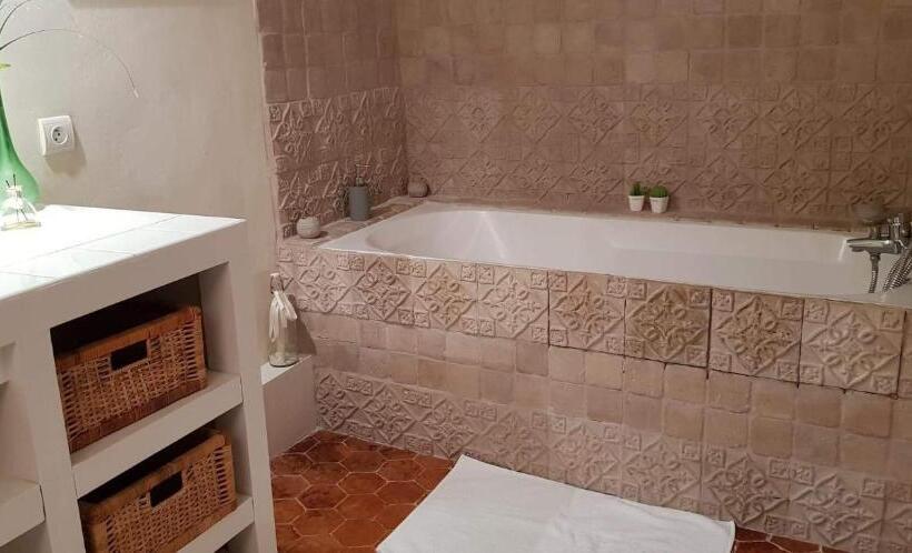 ベッドアンドブレックファースト Le Belvédère   Chambres D Hôtes De Charme Et Restaurant
