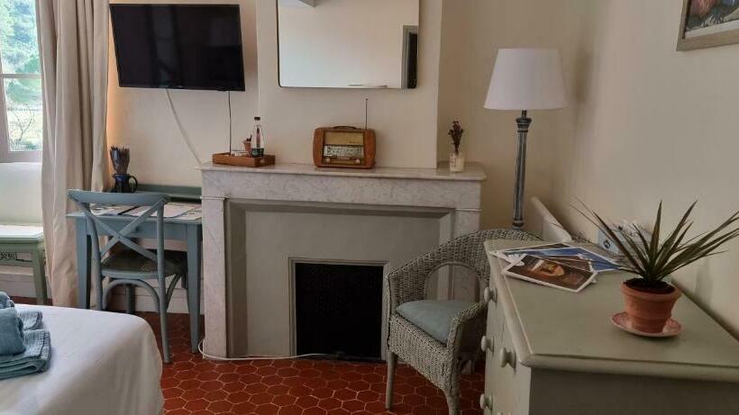 ベッドアンドブレックファースト Le Belvédère   Chambres D Hôtes De Charme Et Restaurant