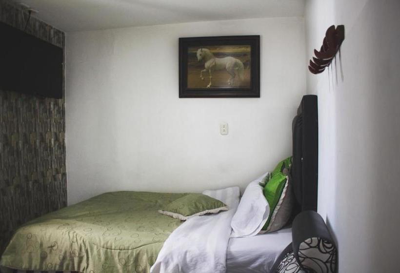 هتل کپسول Punto 100