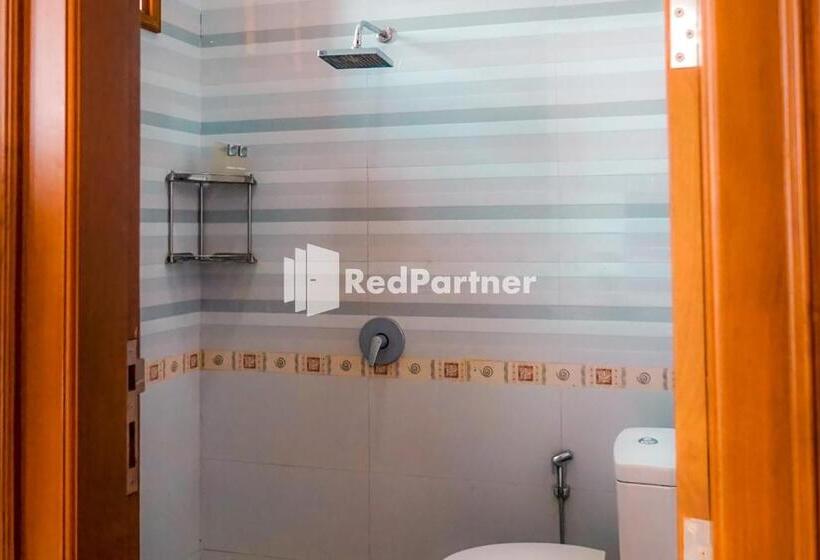 هتل Reddoorz At Daffi Araya