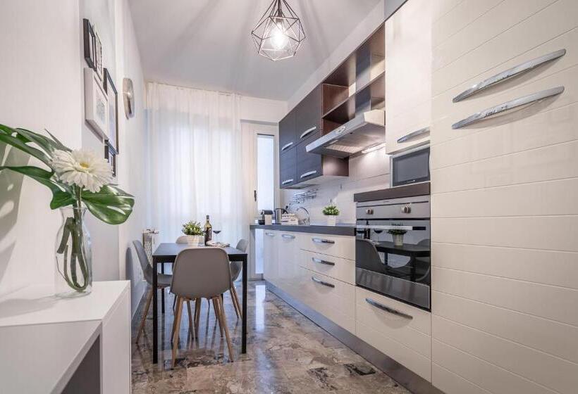 4 Star Bologna Train Station   Self Check In