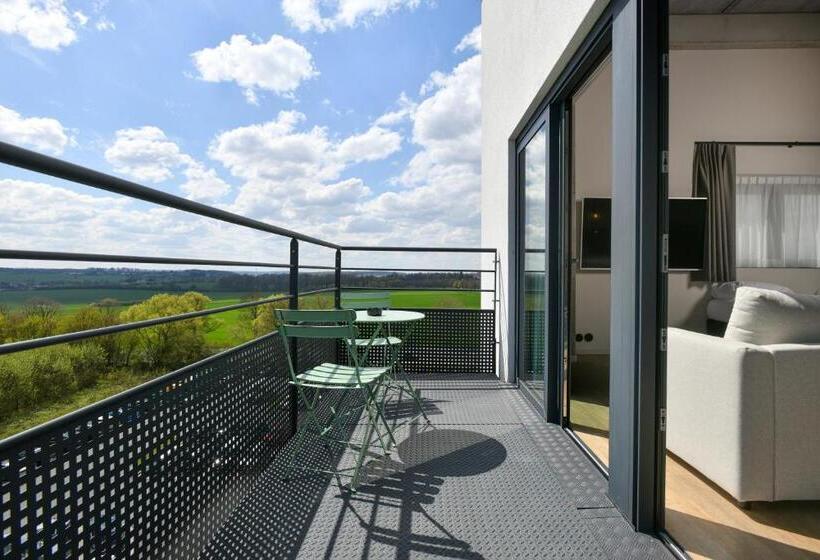 בית מלון כפרי Ibis Styles Namur