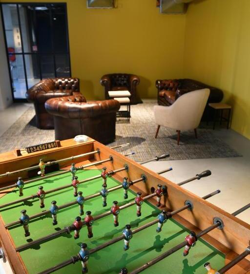 בית מלון כפרי Ibis Styles Namur