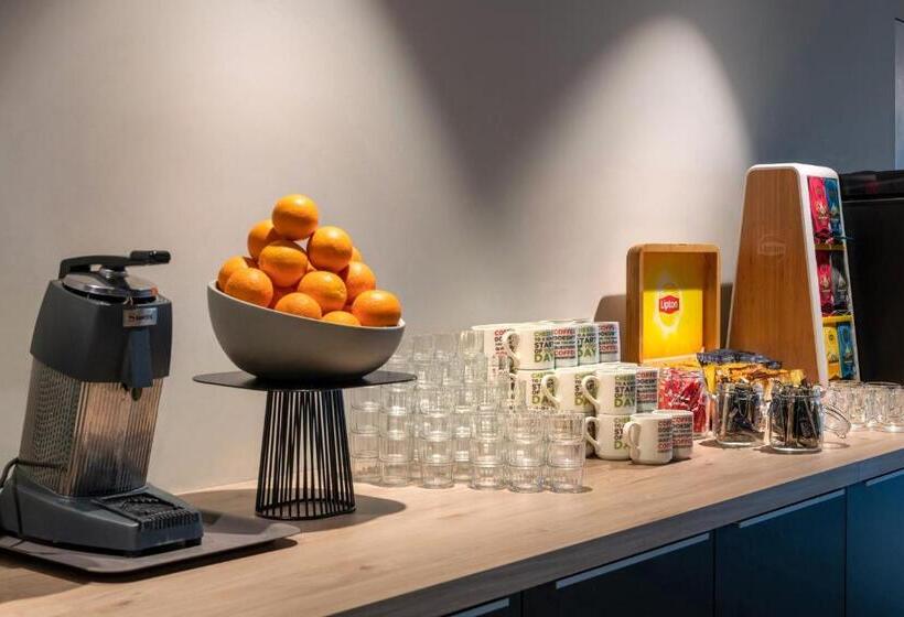 בית מלון כפרי Ibis Styles Namur