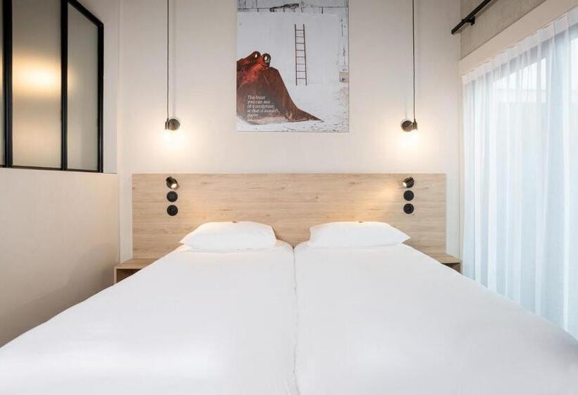 בית מלון כפרי Ibis Styles Namur