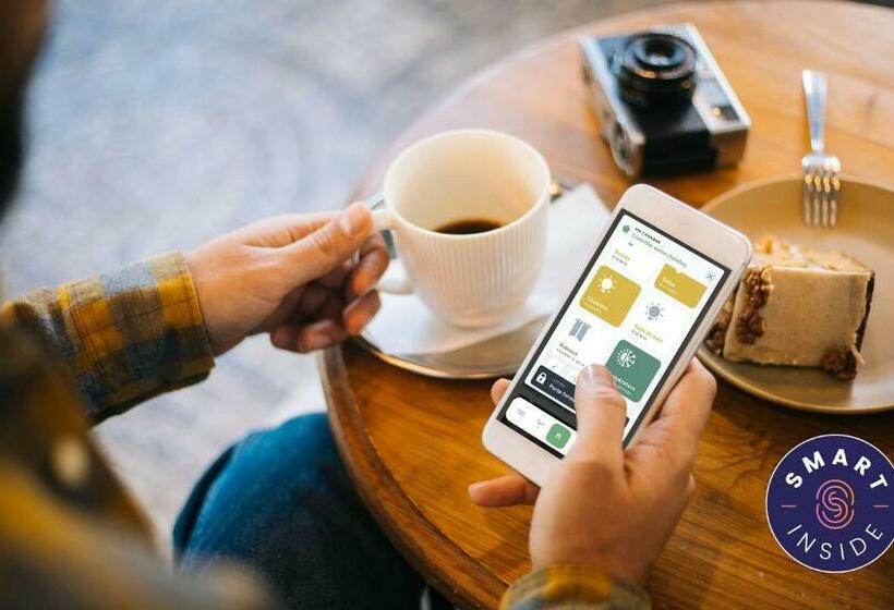 هتل Campanile Smart Lyon Est  Eurexpo Bron Aviation