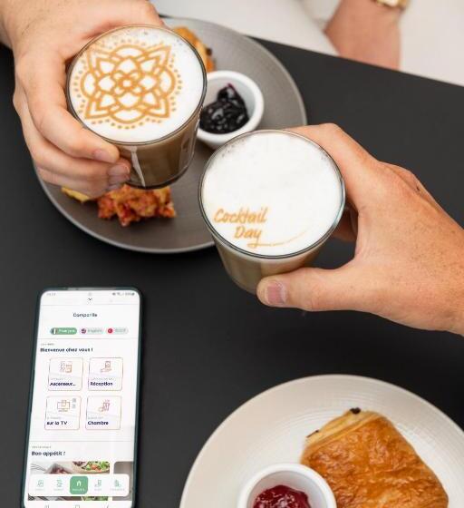 هتل Campanile Smart Lyon Est  Eurexpo Bron Aviation