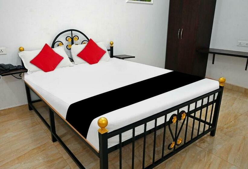 فندق Collection O 79905 Arpora Lake Resort