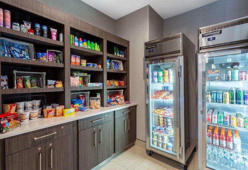 هتل La Quinta Inn & Suites By Wyndham Shorewood