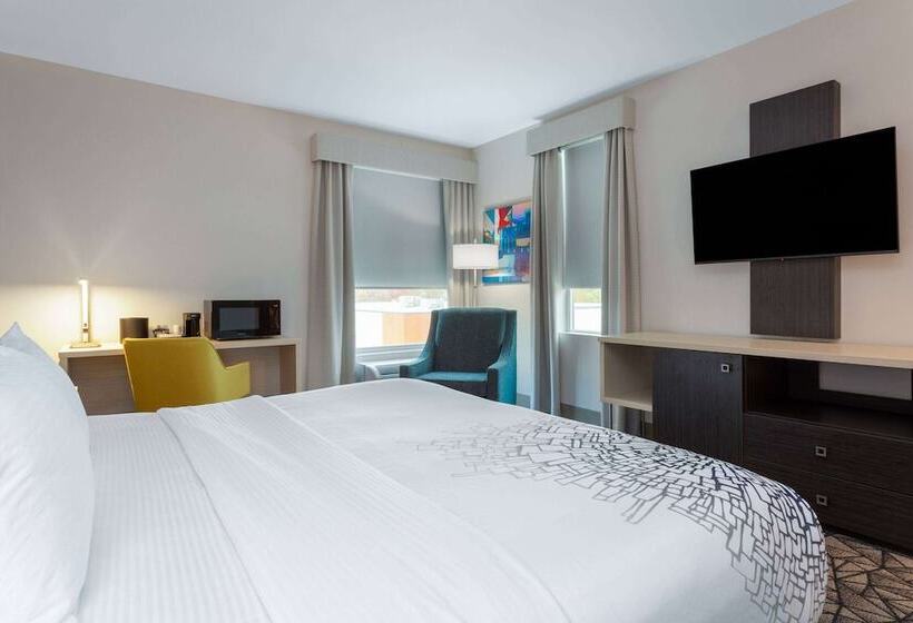 هتل La Quinta Inn & Suites By Wyndham Shorewood