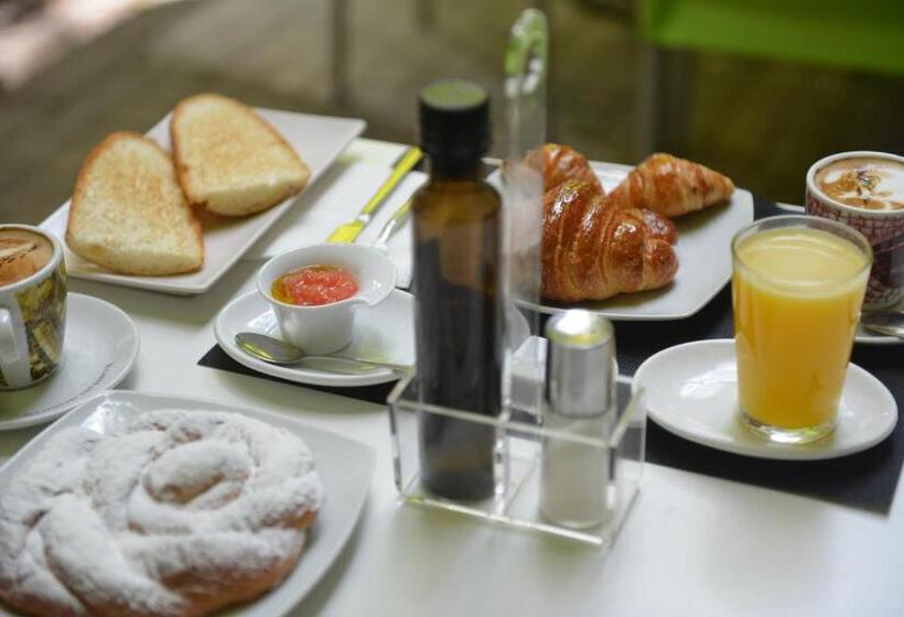 تختخواب و صبحانه Md Modern Hotel   Jardines