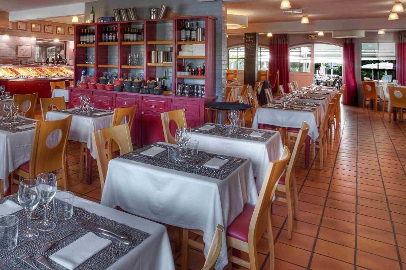 هتل Donibane Saint Jean De Luz