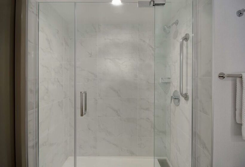 هتل Doubletree By Hilton Lax El Segundo