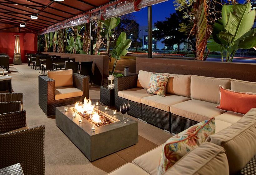 هتل Doubletree By Hilton Lax El Segundo