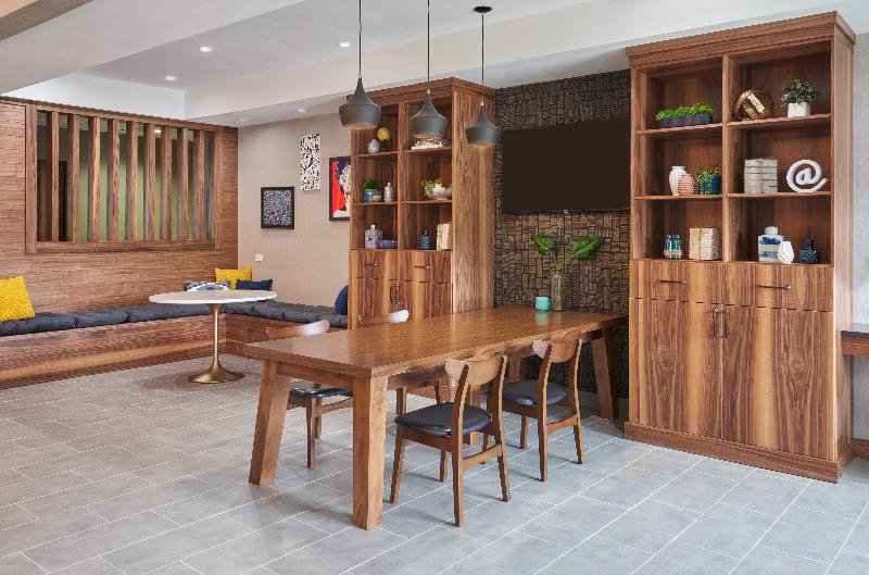 هتل Four Points By Sheraton Chicago Schaumburg