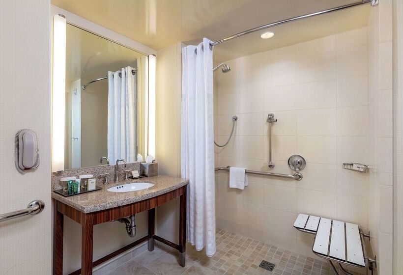 هتل Hilton San Diego Bayfront