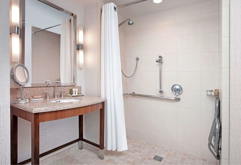 هتل Hilton San Diego Bayfront