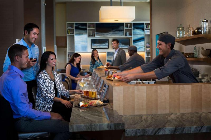 هتل Hilton San Diego Bayfront