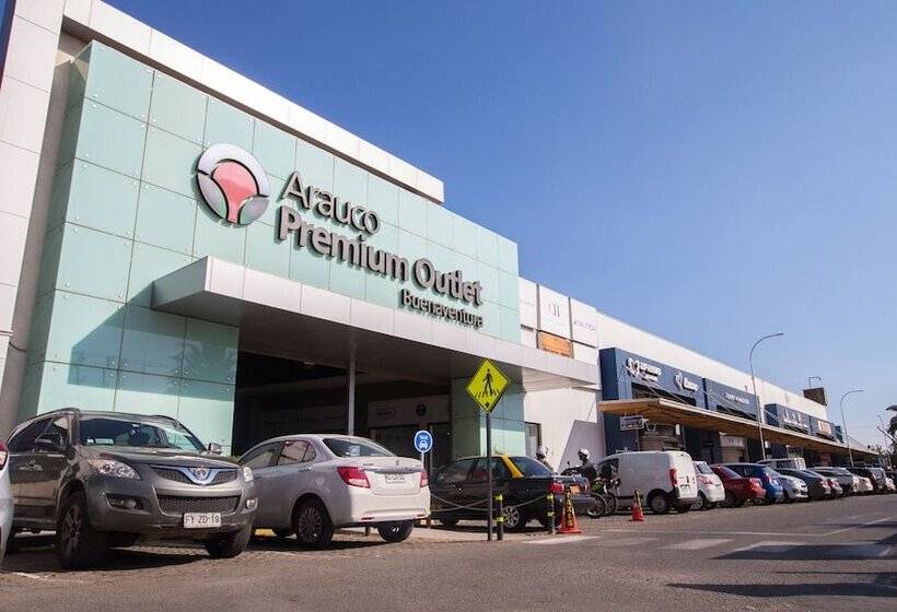 هتل Holiday Inn Santiago   Airport Terminal, An Ihg