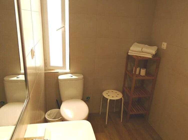 هتل Hostal Sonia Granada