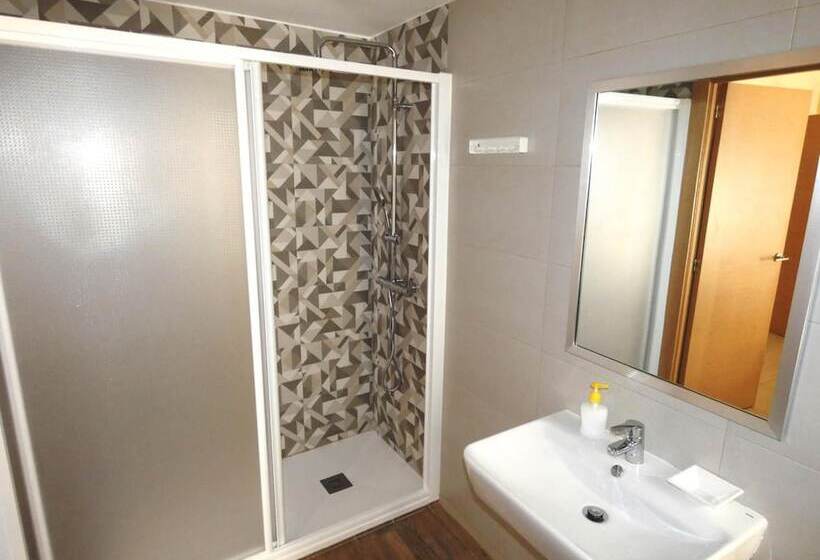 هتل Hostal Sonia Granada