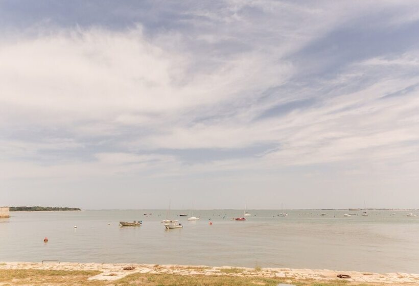 Residence Pierre & Vacances Le Fort De La Rade