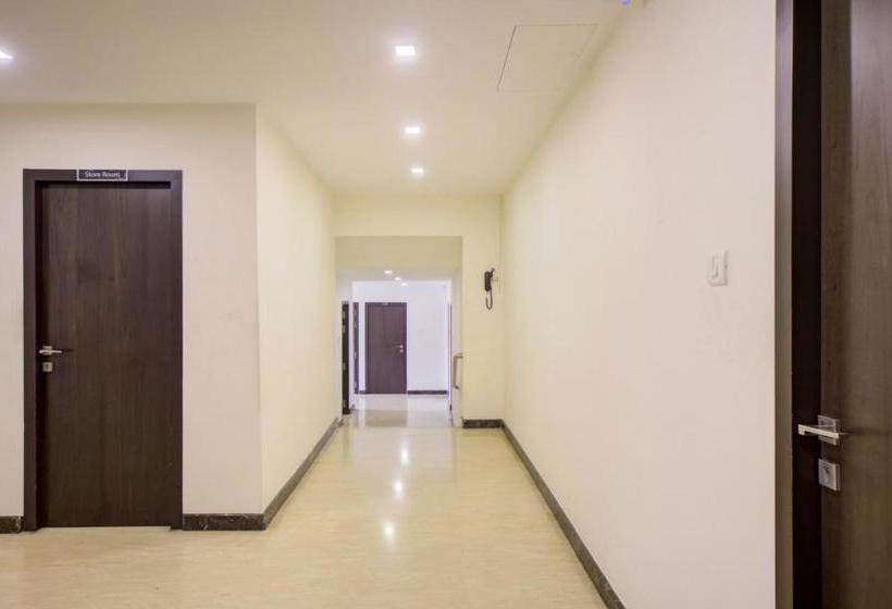 Отель Capital O 78164 Akshaya Business