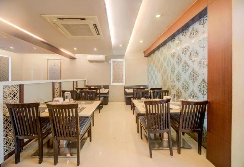 Отель Capital O 78164 Akshaya Business