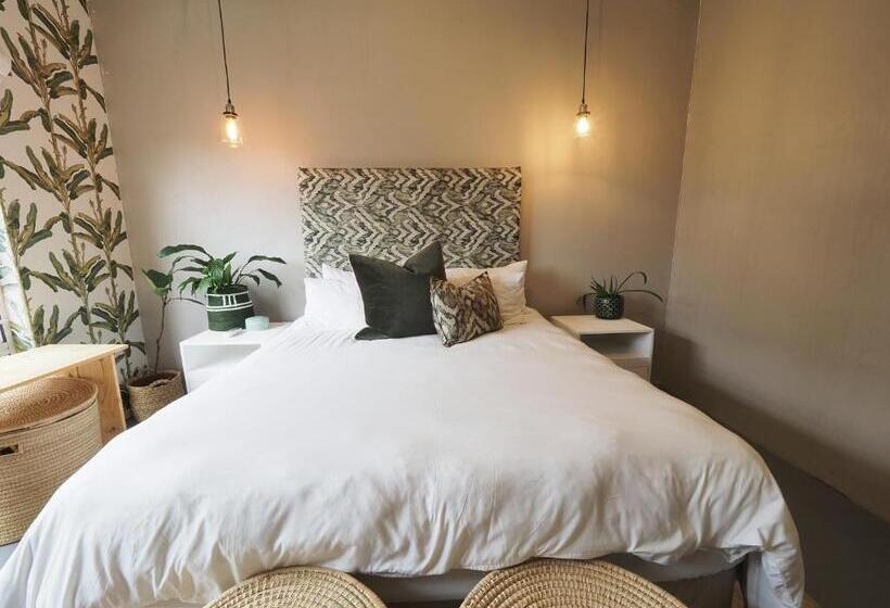 Пансион Fever Tree Guesthouse