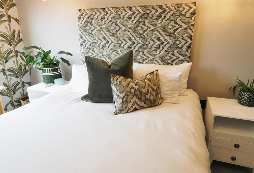 Пансион Fever Tree Guesthouse