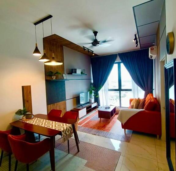 Zulanie Suite Troika Residence, Spacious And Cozy With Pool, Free Wifi & Netflix In Golden Triangle