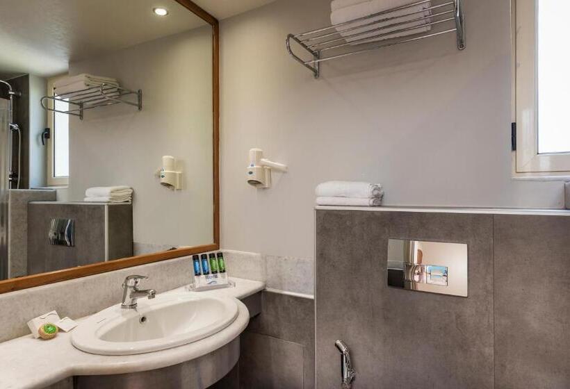 Elotis Suites