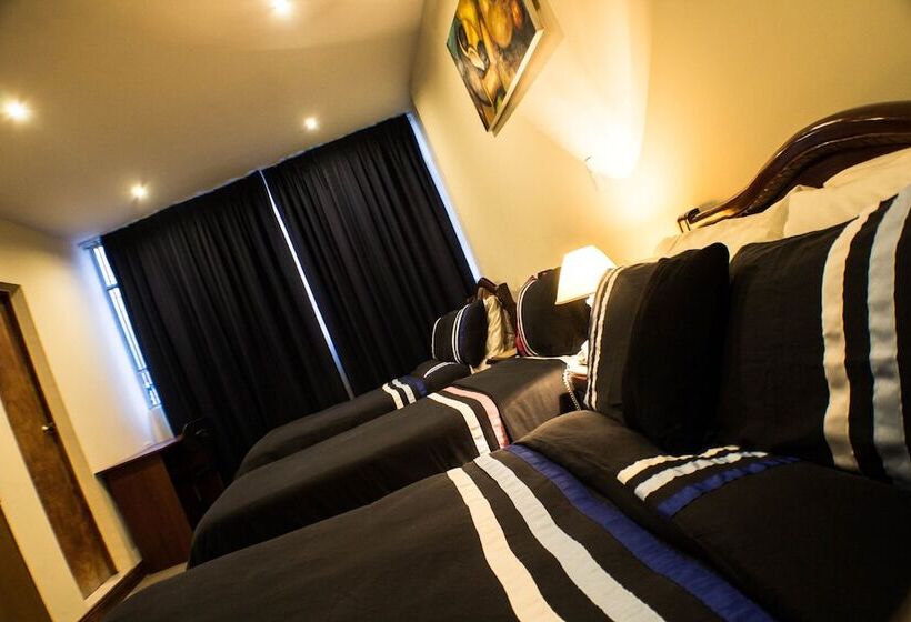 Charlies Place Hotel & Spa