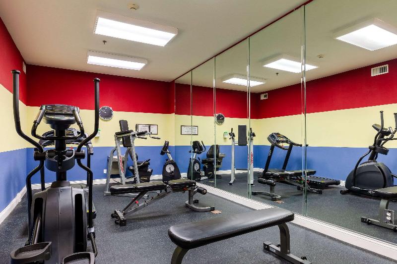 هتل Spark By Hilton Savannah Airport