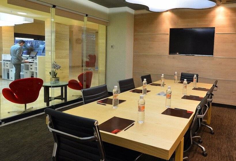 בית מלון כפרי Fiesta Inn Nogales