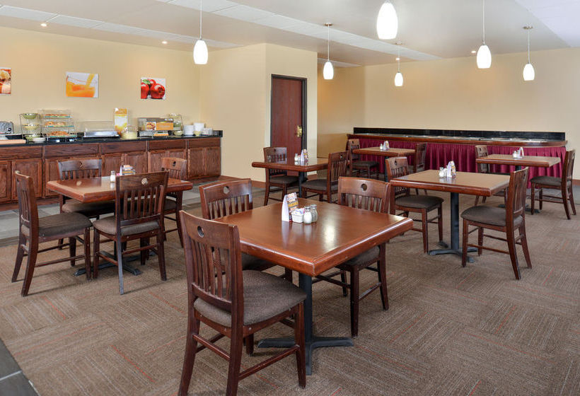 בית מלון כפרי Quality Inn Oklahoma City Airport