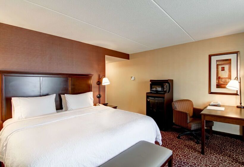 هتل Hampton Inn By Hilton Sudbury