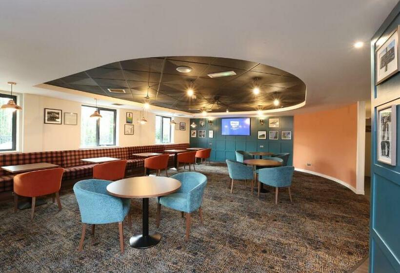 فندق Knowsley Inn & Lounge