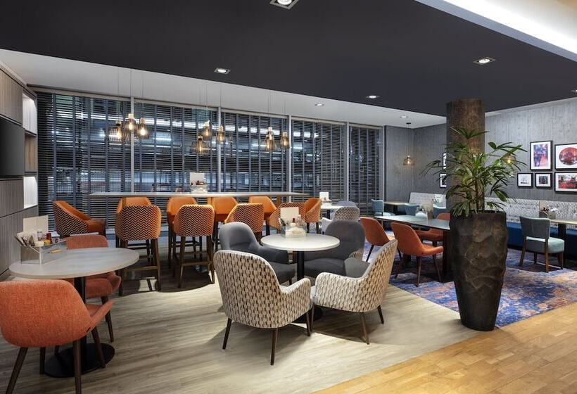 בית מלון כפרי Leonardo Exeter