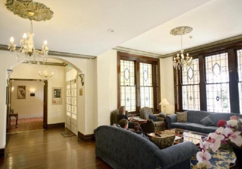 فندق Palais Royale