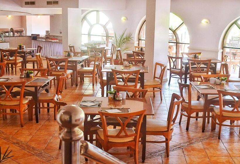 هتل Tropitel Dahab Oasis