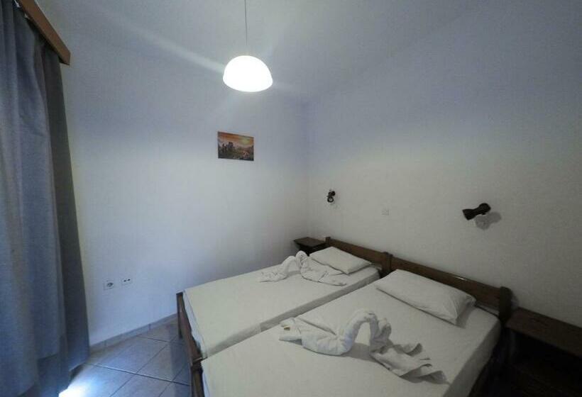 هتل Harriets Apartments