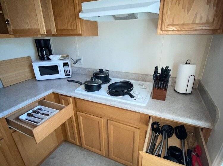 호텔 Ibex  Workforce Housing