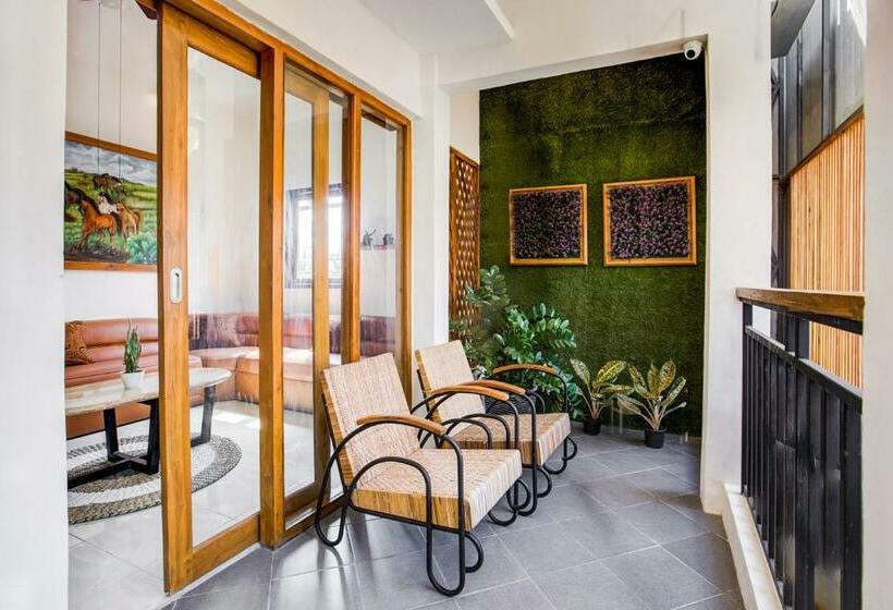 فندق Reddoorz At Mystays Pemuda Cepu Blora