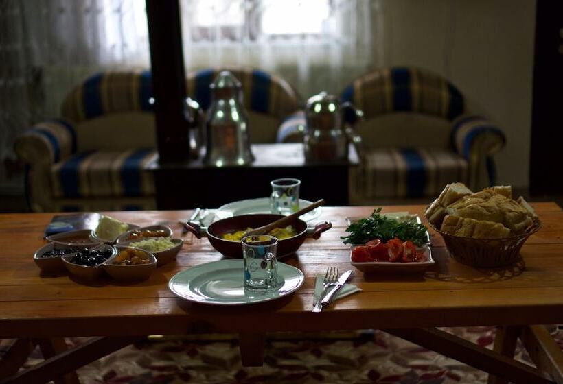 بنسيون Taurus Guest House
